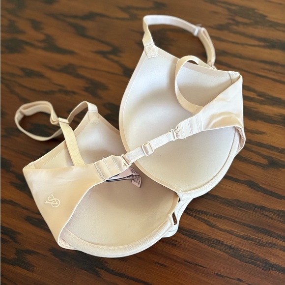 Victoria's Secret Plunge Push Up Bra Champagne Beige Size 36 D with Rhinestone - Picture 2 of 11